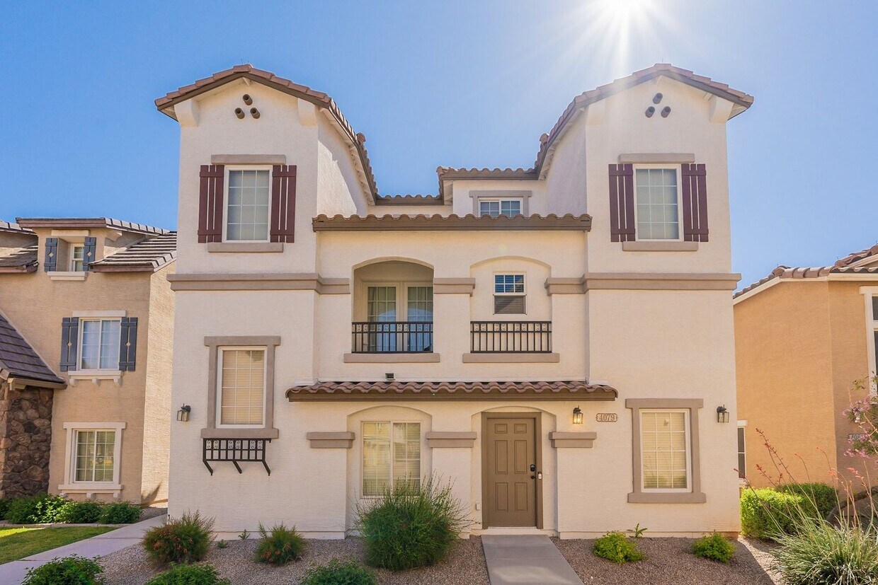 Primary Photo - Experience Comfort & Convenience: 3 Bed, 2...