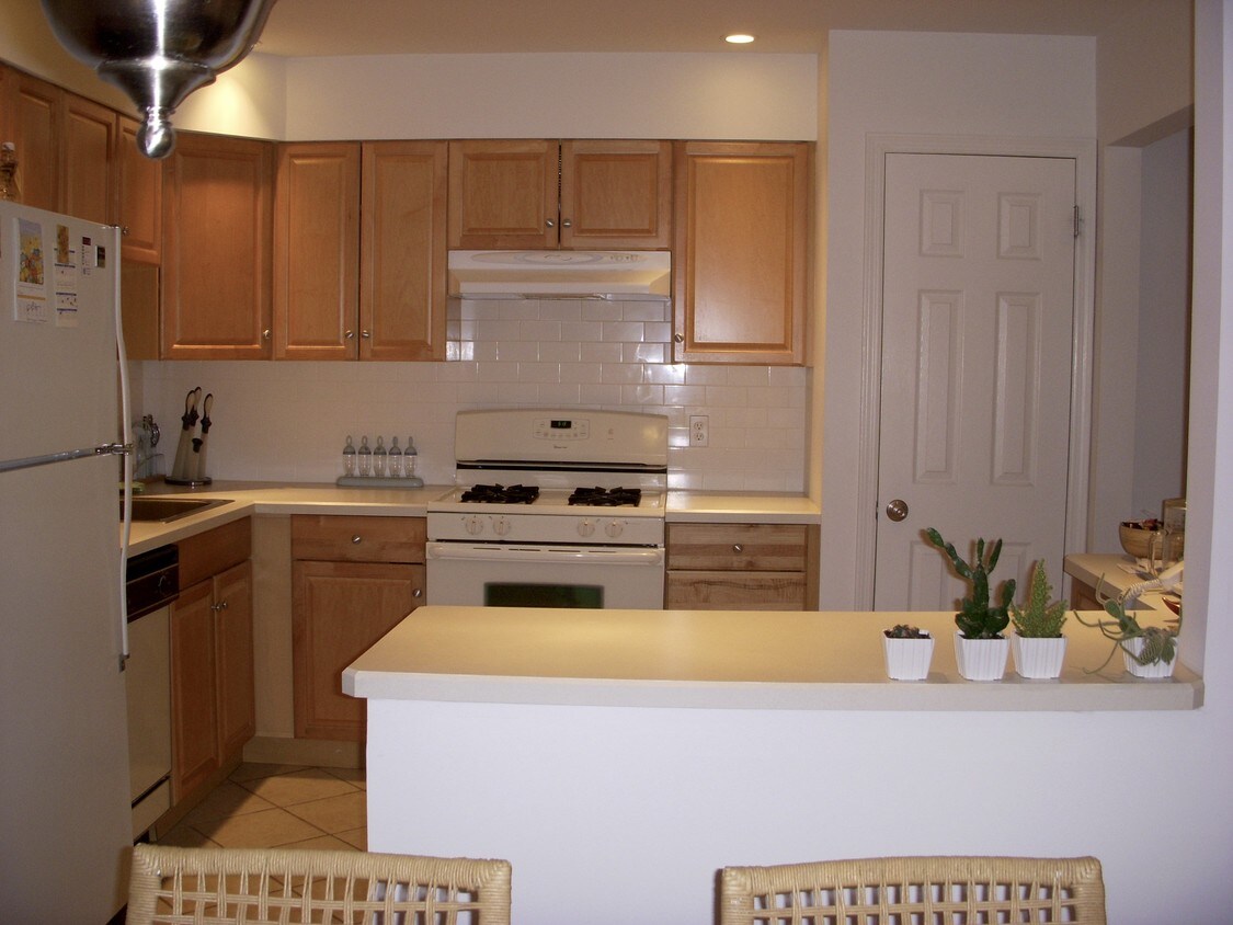 Cocina comedor - 8 Elm St