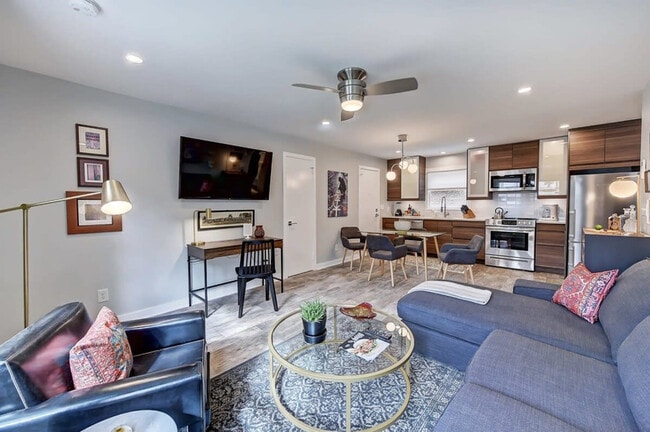 Building Photo - 510 Queens Rd