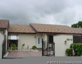 Building Photo - 5631 Biscayne Dr