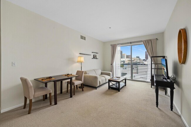 Foto del edificio - 445 Island Ave