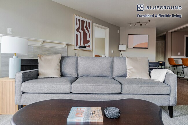 Foto del edificio - 2400 Elliott Ave