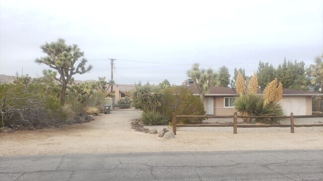 Building Photo - 56784 Anaconda Dr