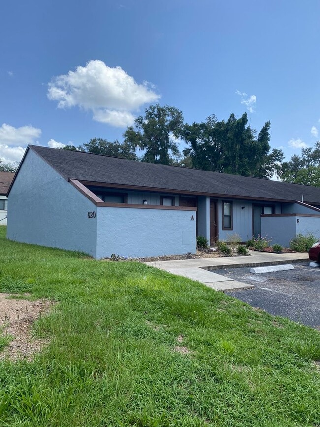 Building Photo - 620 SE 28th Pl