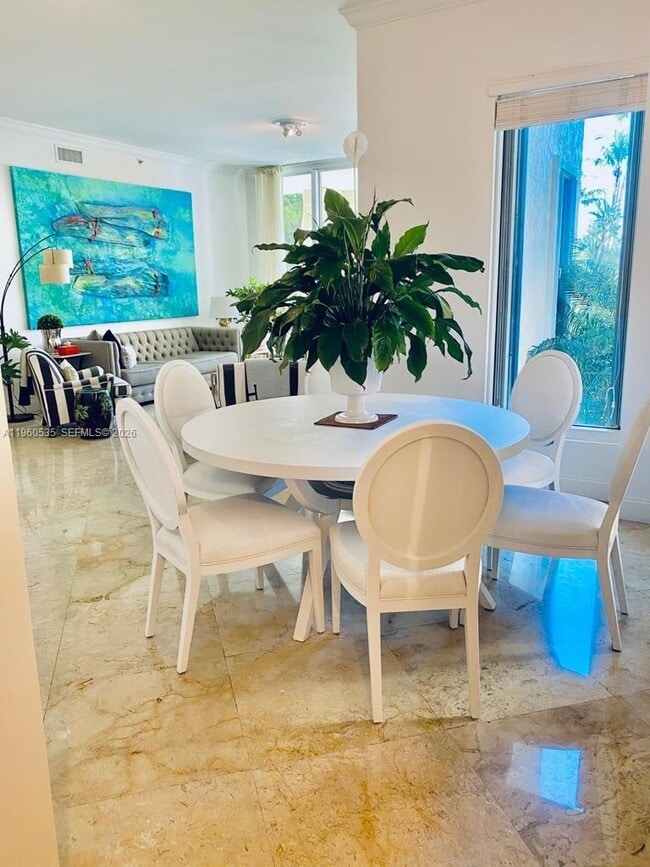 Foto del edificio - 799 Crandon Blvd