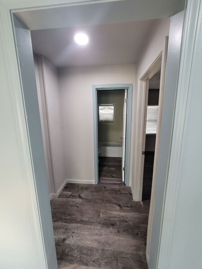 Foto del edificio - 555 E Harmon Dr