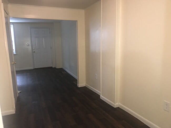 Building Photo - COMING SOON- Two Bedroom Home in Downtown ...