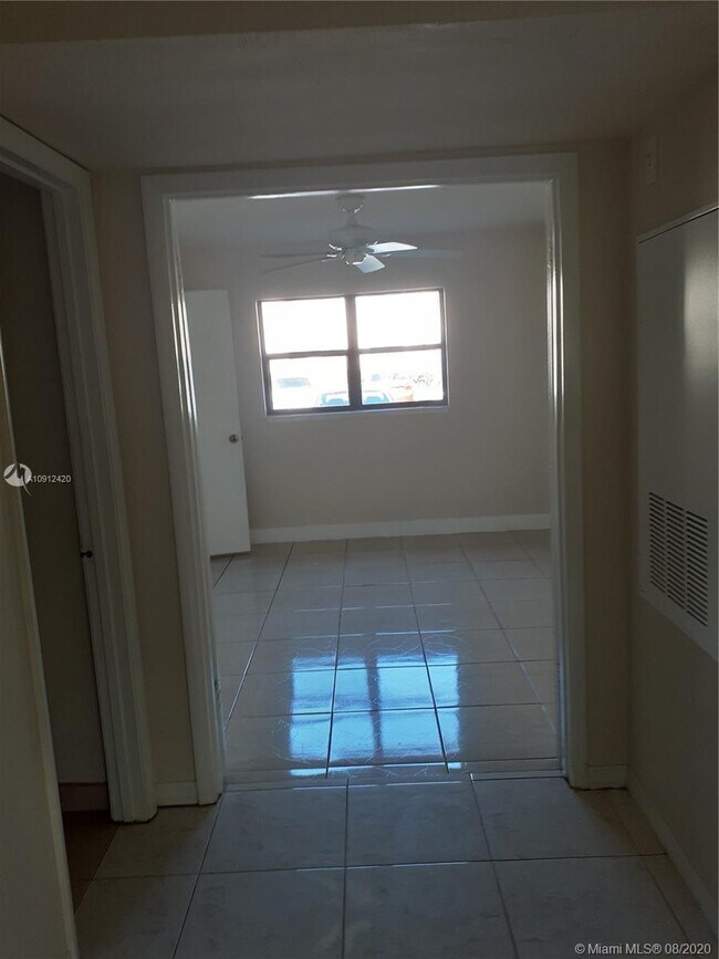 Foto del edificio - 4040 NW 87th Ave