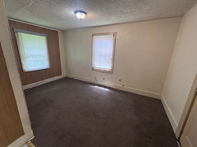 Building Photo - COMING SOON 1 Bedroom, 1 Bathroom Home in ...