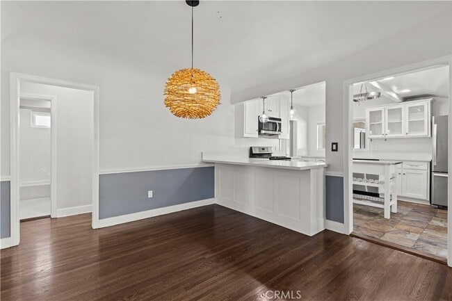 Building Photo - 11147 Hortense St