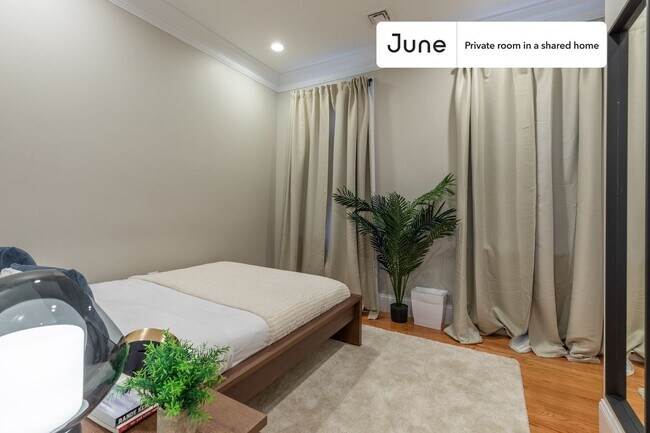 Foto del edificio - Room in Shared 4 bed/1 bath home