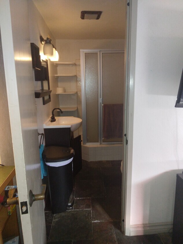 Foto del edificio - 3331 Dickens St