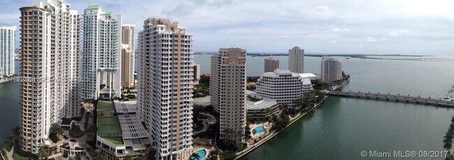 Foto del edificio - 495 Brickell Ave