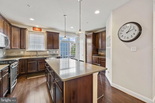 Foto del edificio - 203 Meridian Ln