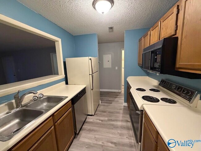 Foto del edificio - 4947 7 Pine Cir