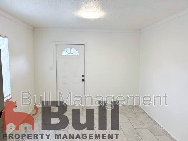 Foto del edificio - 139 W 8th St