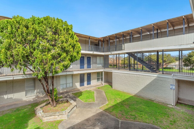 Building Photo - Parkgreen on Gessner
