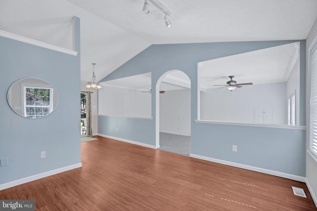Primary Photo - 3033 Blackland Ct