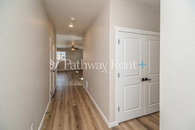 Building Photo - 9352 Yampa St