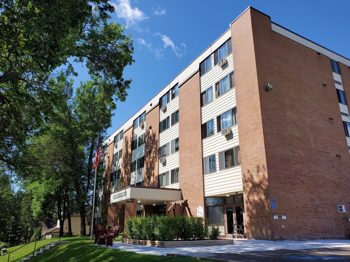 Deering Manor Section 8 62+ or Handicapped Apartments in Nashwauk