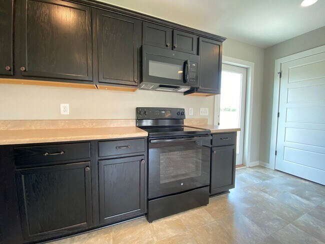 Foto del edificio - Home for Rent in Talladega, AL!!! Available to View with 48 Hours Notice!