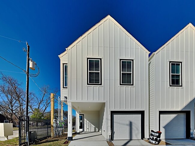 Building Photo - 9902 Clark Rd