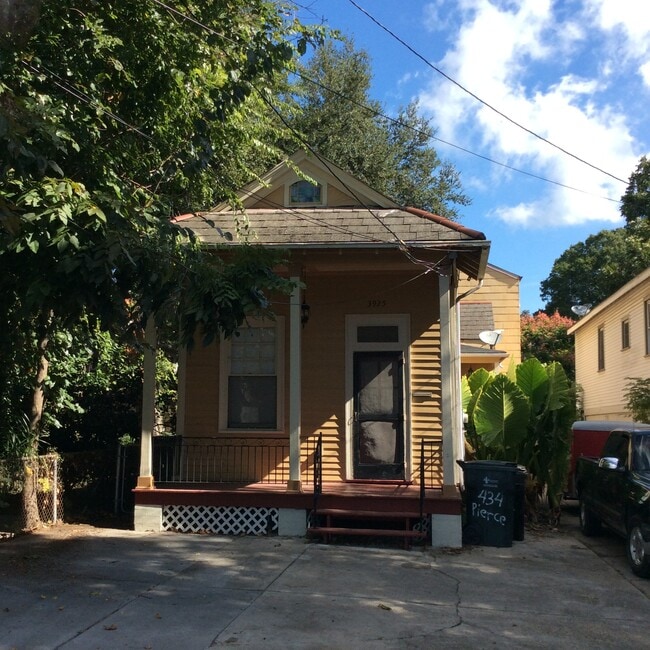 Es el apartamento trasero, tranquilo y apartado. - 3927 Baudin St