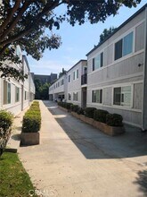 Building Photo - 470 S Los Robles Ave