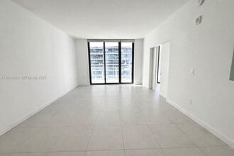 Building Photo - 1010 Brickell Ave
