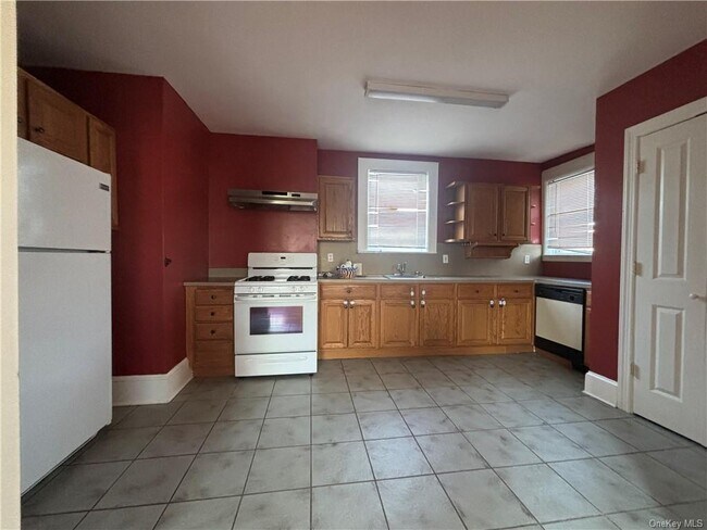 Foto del edificio - 837 White Plains Rd