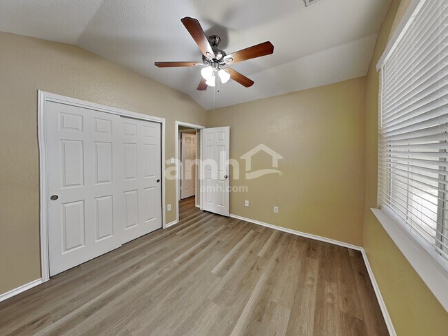 Foto del edificio - 1237 Vincent Pl