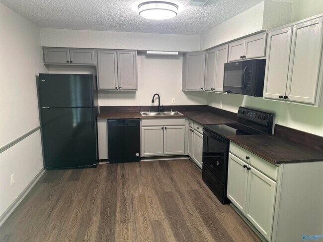 Foto del edificio - 6219 Maywick Dr NW