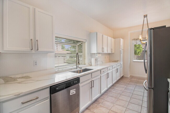 Building Photo - 13833 E Tufts Pl