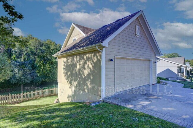 Foto del edificio - 1721 Collins Dr