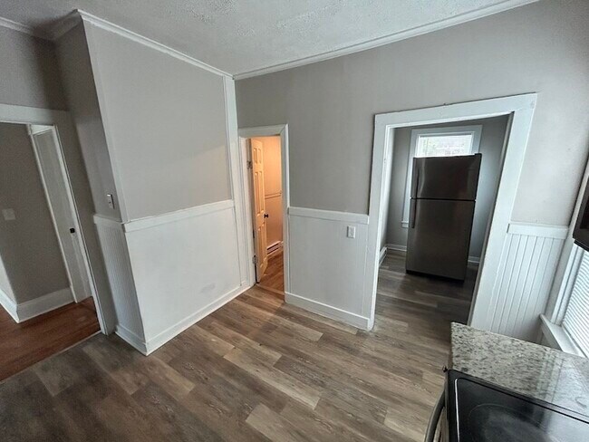 Building Photo - 35 Newcomb Pl