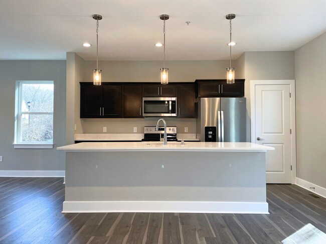 Building Photo - Beautiful 3 Bedroom Townhome in Delmont, P...