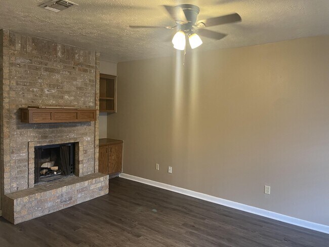 Foto del edificio - 822 San Benito Dr