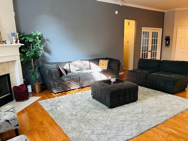 Building Photo - 26 Jewelsford Dr