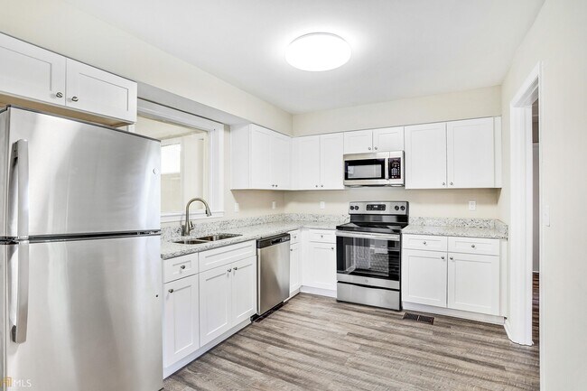 Building Photo - 5946 Cardinal Dr SW
