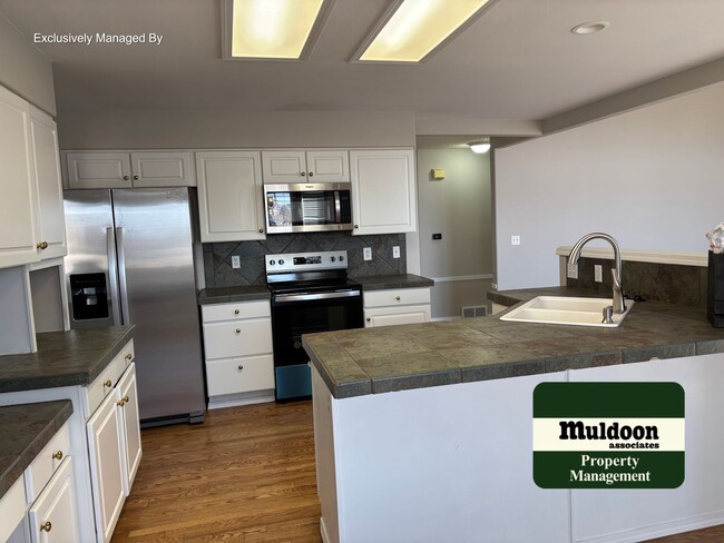 Foto del edificio - Coming soon!! Nice 6 Bedroom Home in Briargate!