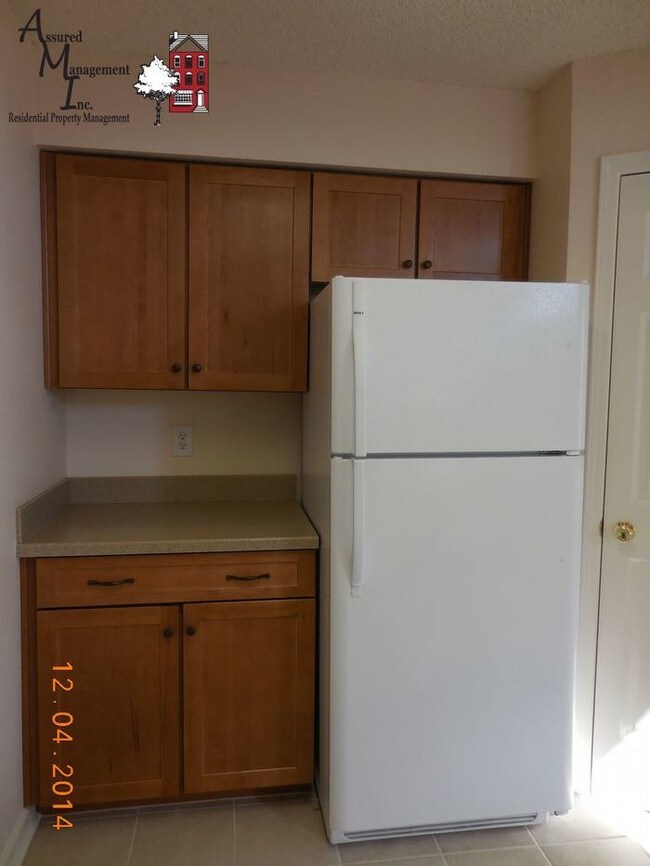 Building Photo - 886 S Reed Ct