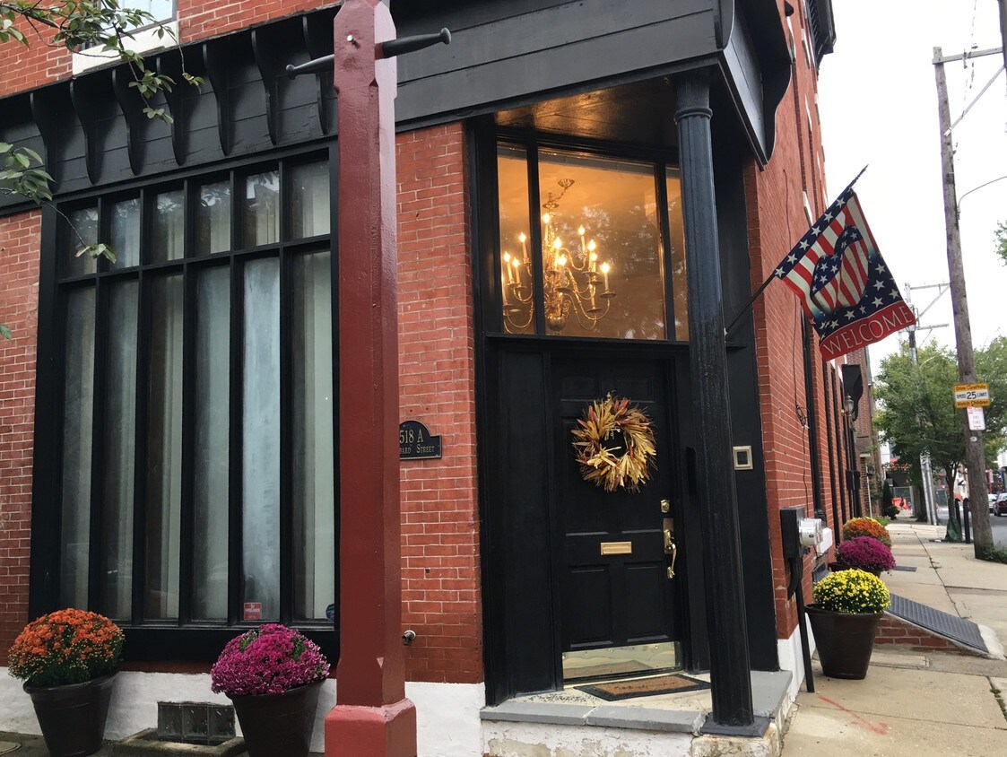 518 Lombard St, Philadelphia, PA 19147 Apartments at 518 Lombard St