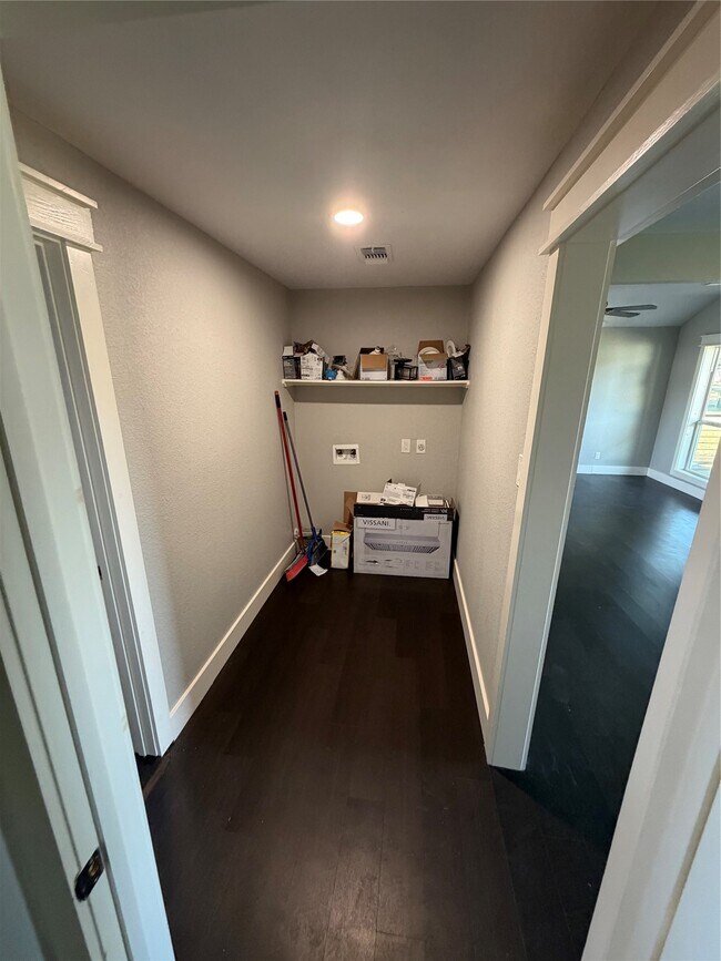 Foto del edificio - 8922 Allwood St