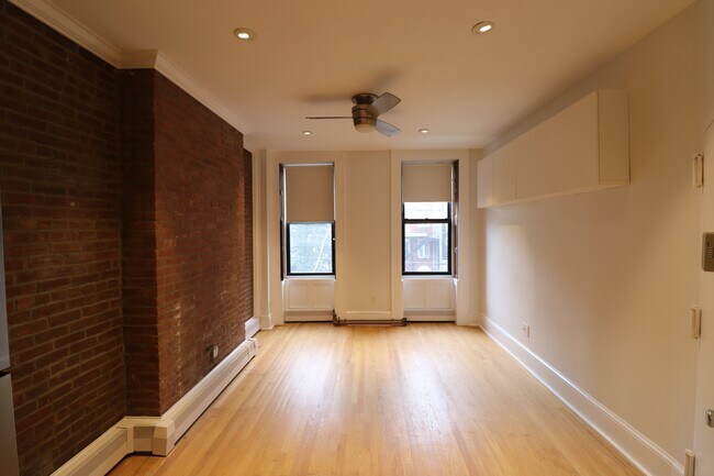 Building Photo - 116 Clinton St