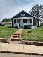 Building Photo - 830 Warne St