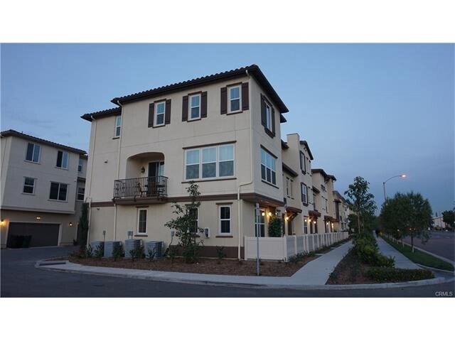 Foto principal - 1613 E Lincoln Ave