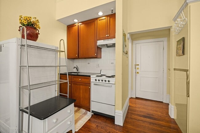 Building Photo - 227 Marlborough St