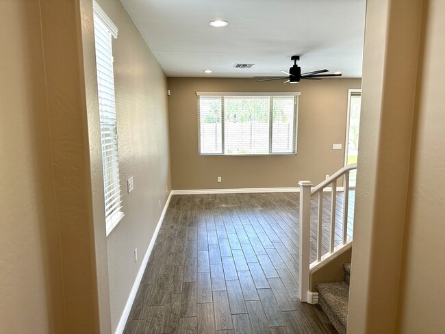 Building Photo - Stunning Southern Enclave