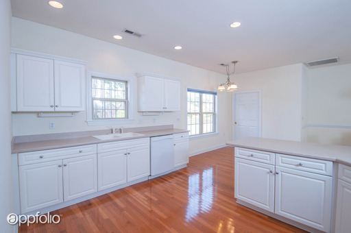 Building Photo - 902 Cedar Croft Ct