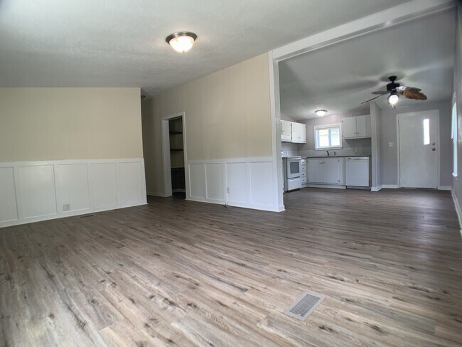 Foto del edificio - 4202 NE 3rd St